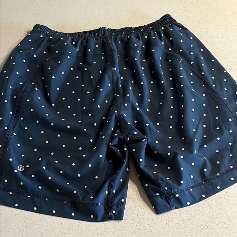 Lululemon Blue and White Lined Polka Dot Athletic Casual Shorts Men’s L - Picture 3 of 9